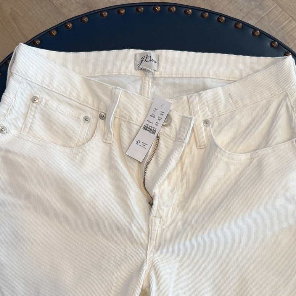 NWT Ladies soft cream Straight Corduroy Jeans- vintage slim straight cut